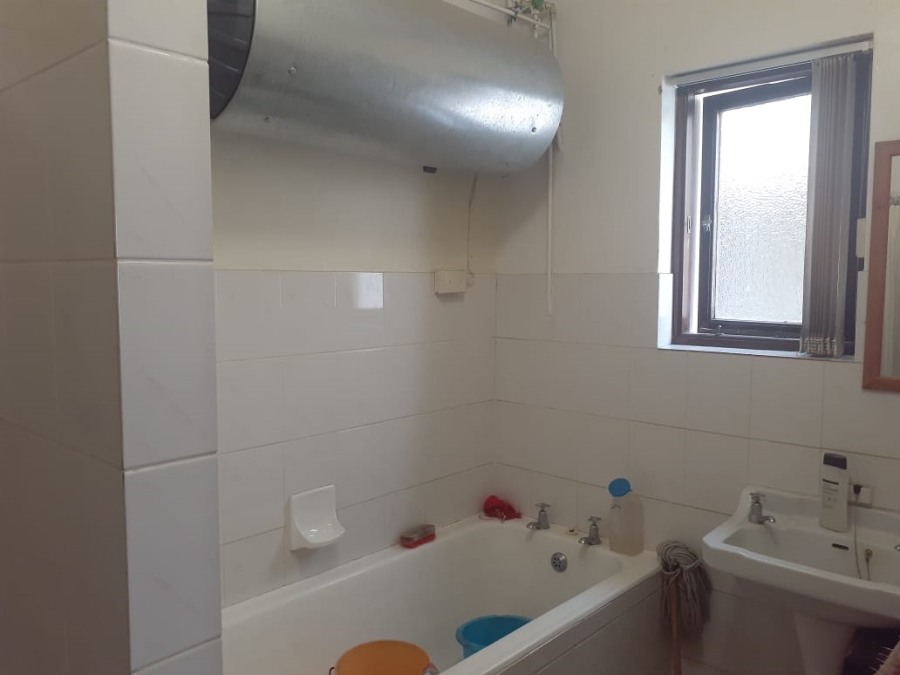 2 Bedroom Property for Sale in Port Elizabeth Central Eastern Cape